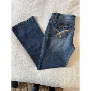 l.e.i. Sophia Hipster Flare Jeans - Size 9 Regular - Embroidered Flap Pockets